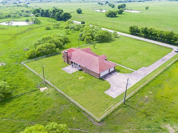 3rd image of 1550 County Road 142