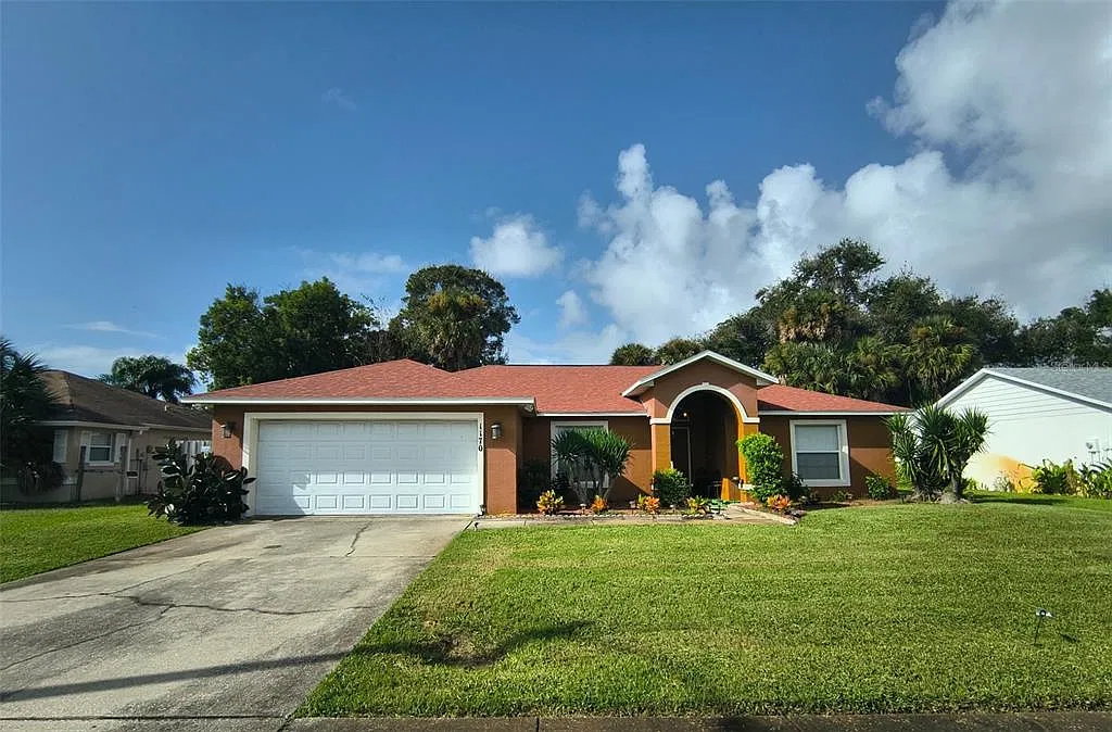 3 bed, 2.0 bath, 1614 sqft, $2,000 — Photo 1