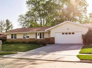 207 Garden Rd, Normal, IL 61761