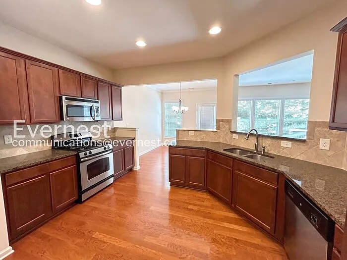1786 Caswell Pkwy — Photo 4