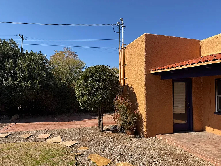 3004 E Adams St — Photo 19