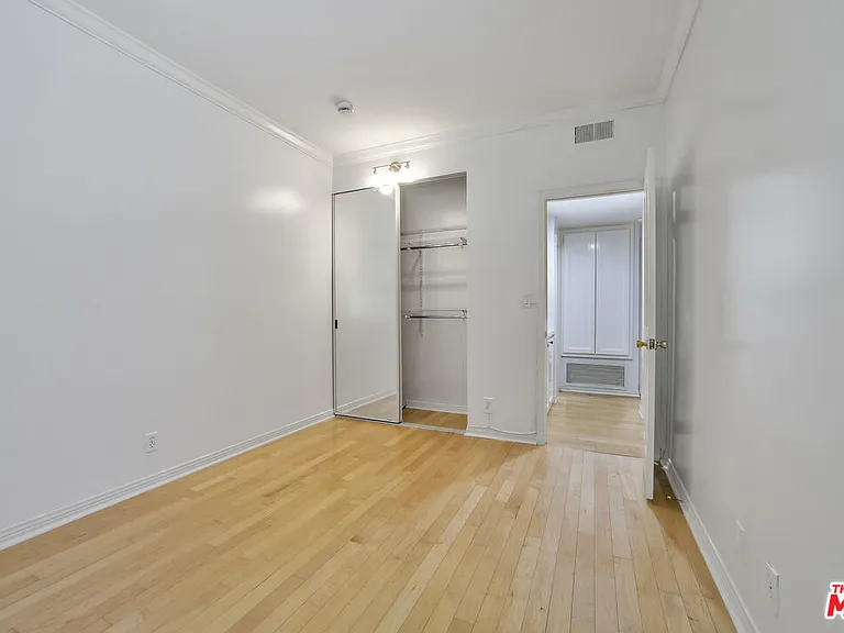 11939 Gorham Ave #105 — Photo 25