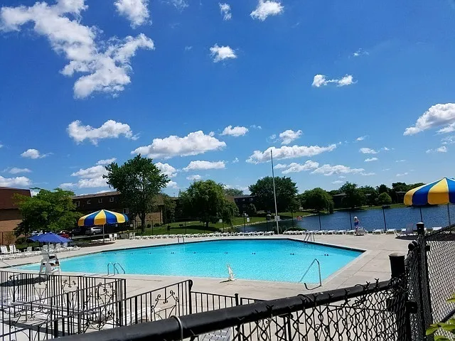 9462 Bay Colony Dr — Photo 12