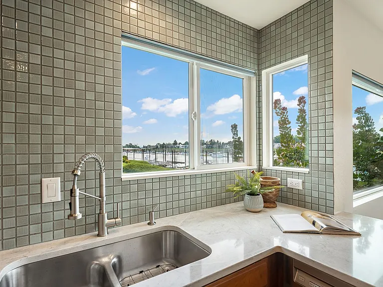 540 N Hayden Bay Dr — Photo 4