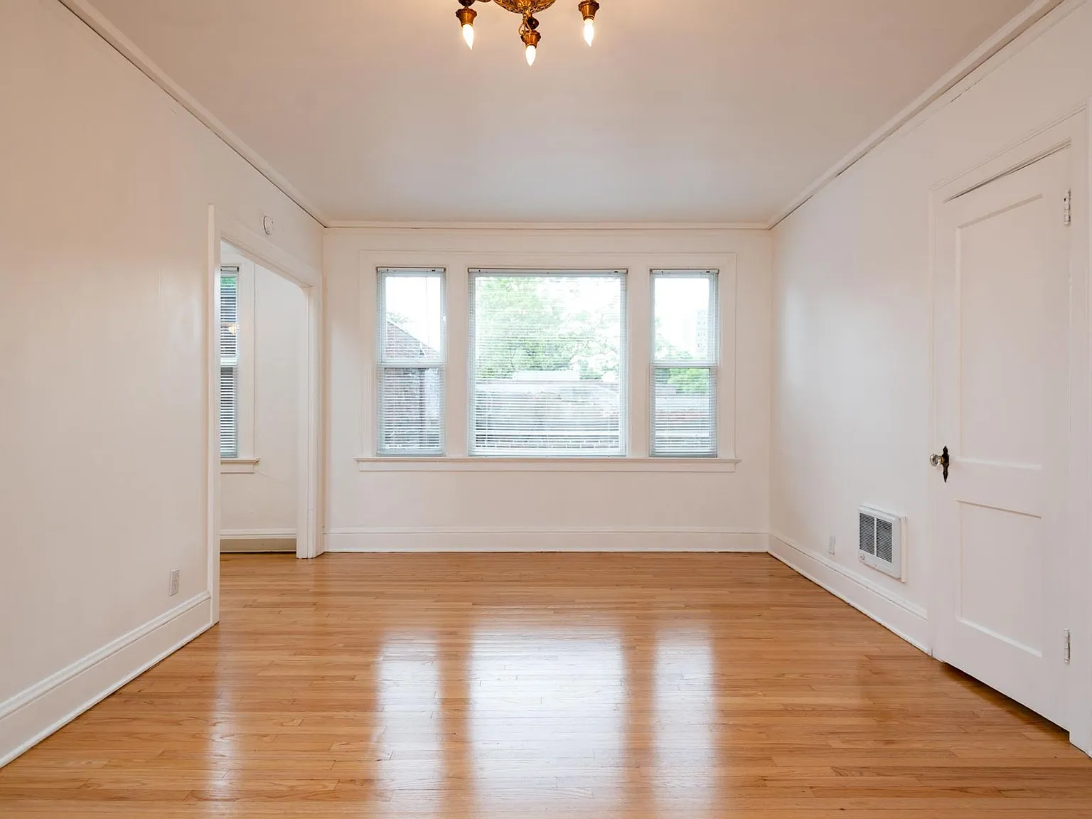 Vintage Property - NW Portland - Studios — Photo 4