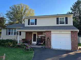 619 Hazel Ave, Feasterville, PA 19053