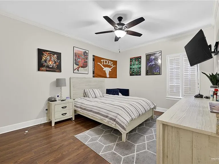 209 Robin Ave — Photo 18