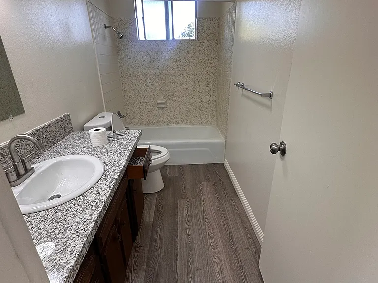 7830 Sinaloa Ave — Photo 4