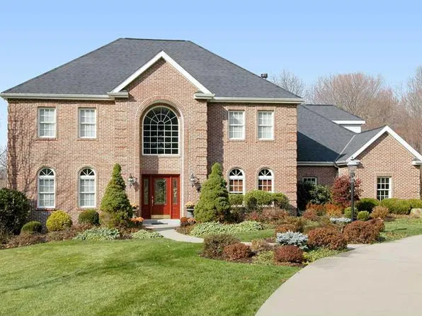 209 Rolling Hills Dr, Wexford, PA 15090