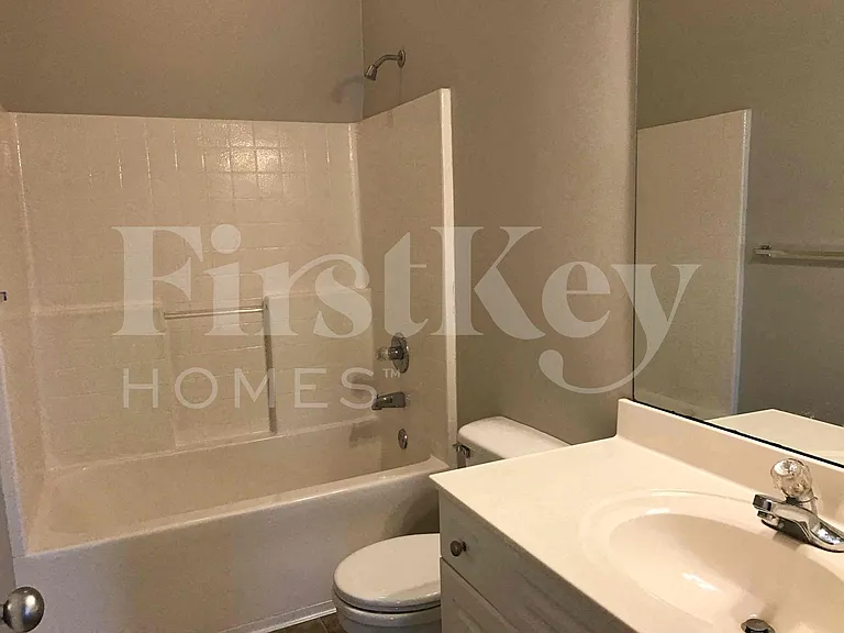 2018 Village Ln — Photo 14