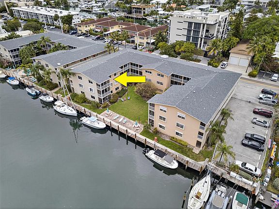 4th image of 1510 SE 15th Street #310