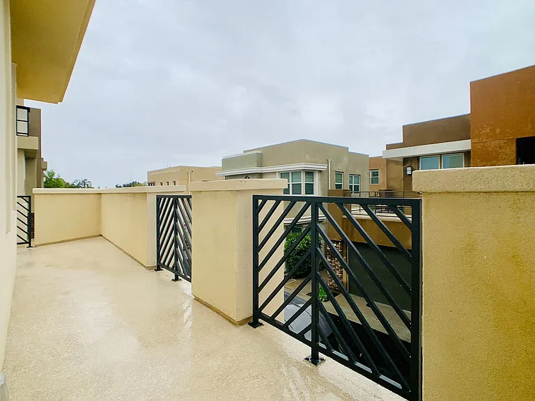 810 Beacon — Photo 12