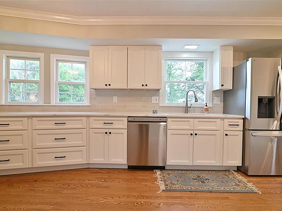 2nd image of 6835 Ardale Dr