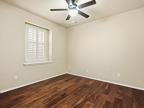 3rd image of 5811 Quiet Glen Dr