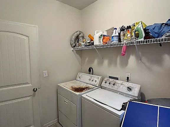 5th image of 9137 Brook Park Dr