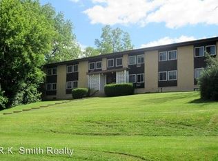 619 College St APT 15, Milton, WI 53563