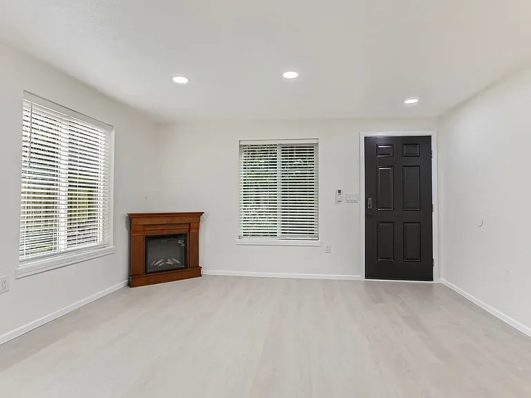 4612 NE Lombard St #3 — Photo 21