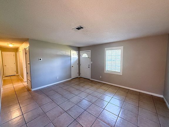 2nd image of 4321 Chalet Cir