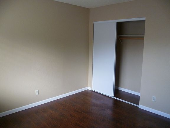 5th image of 5555 Keoncrest Cir APT 4