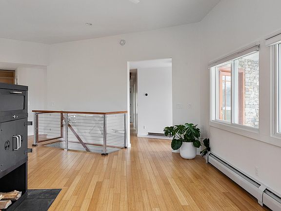5th image of 323 Buckingham Drive