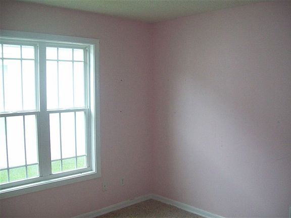 5th image of 501 W Heights Dr