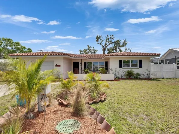 105 6th St NW, Ruskin, FL 33570