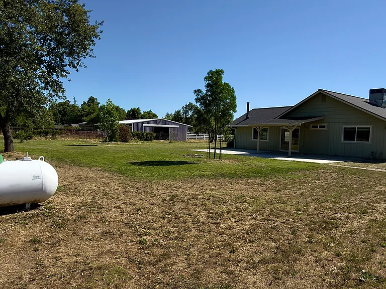 8664 Deschutes Rd — Photo 37