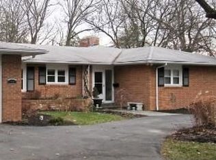 90 Georgian Court Rd, Rochester, NY 14610