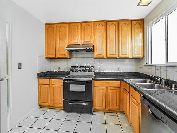 3rd image of 1583 38th Ave