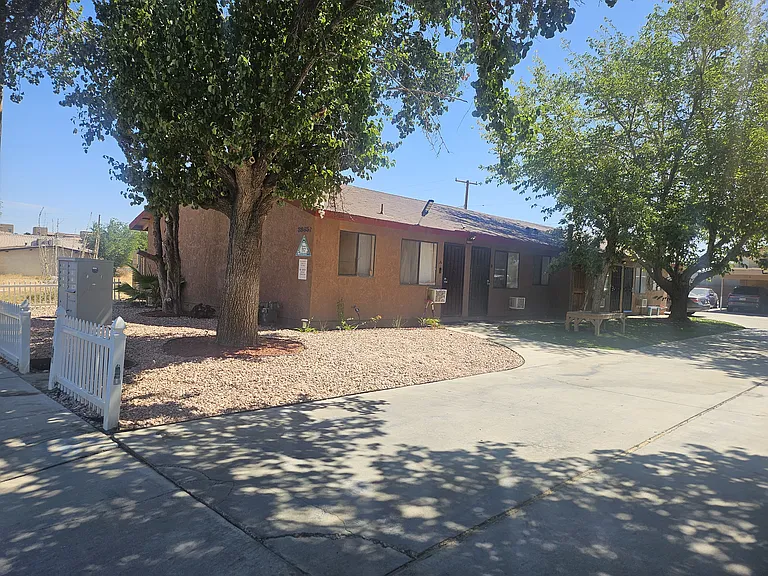 38646 4th St E #D — Photo 4