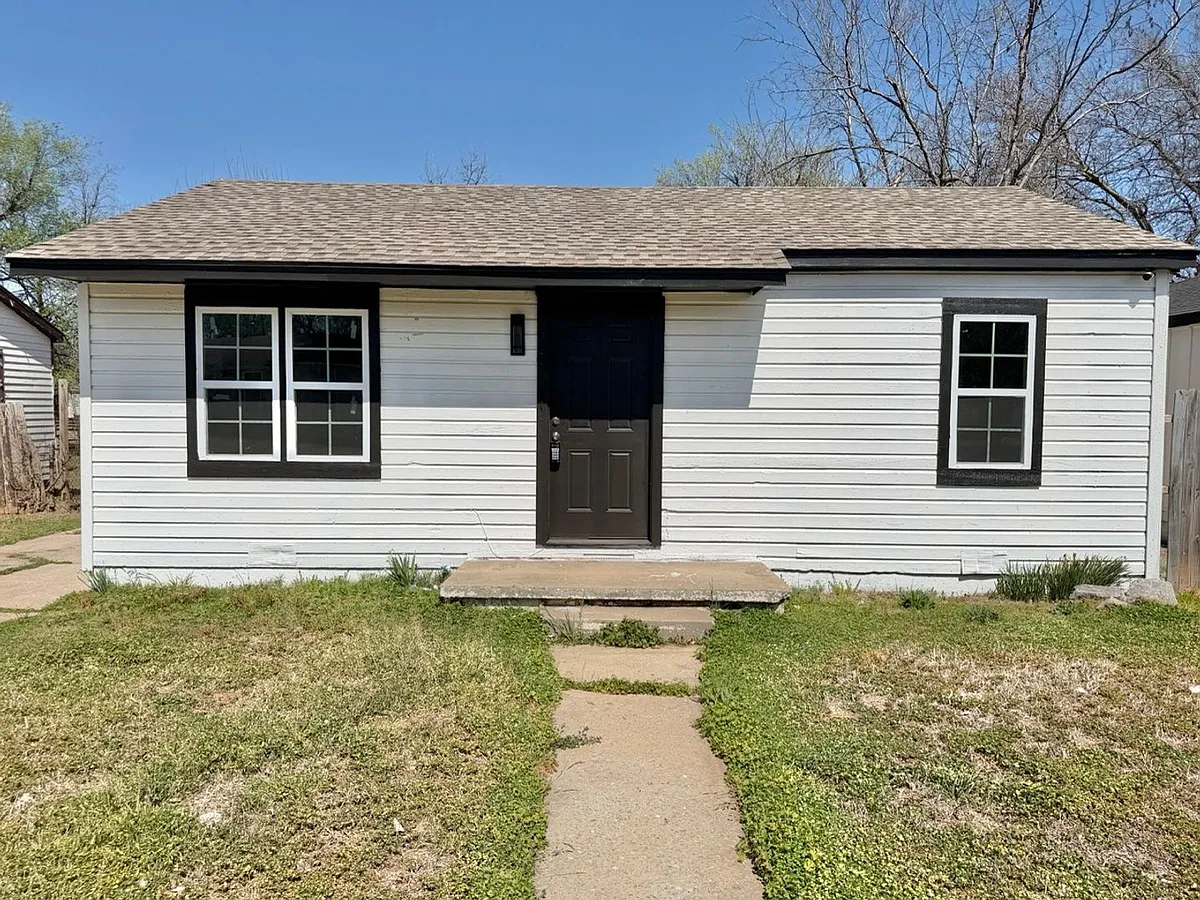 Building Photo - 3801 SW 43rd St