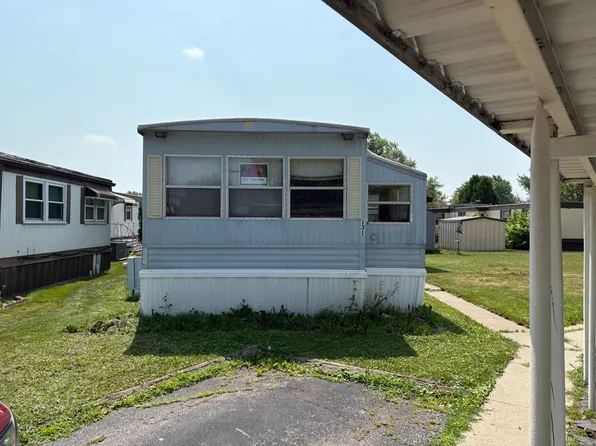 131 Maple Ln, Manteno, IL 60950