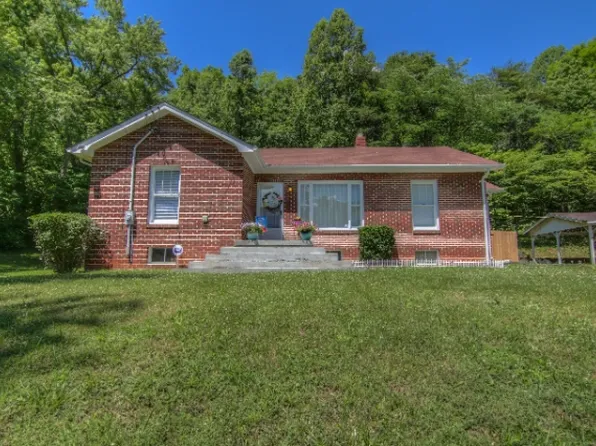1907 Dave Buck Rd, Johnson City, TN 37601