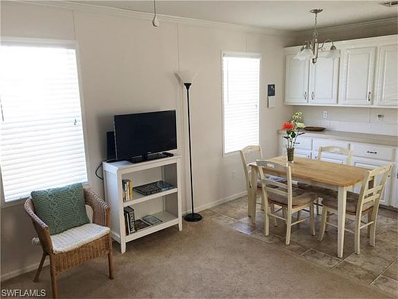 4th image of 35 Helen Ln