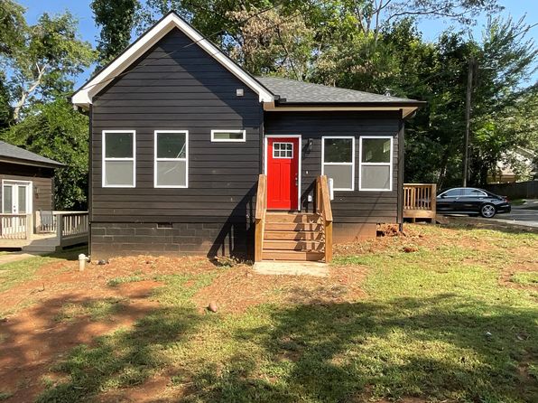 52 Claire Dr SE