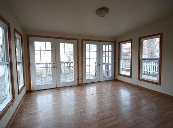 3rd image of 1319 Boeger Ave