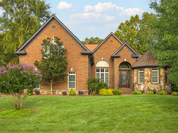 1197 Meadow Bridge Ln, Arrington, TN 37014