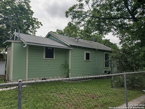4th image of 439 Clovis Pl