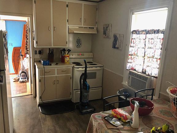 4th image of 209 Ohmer St