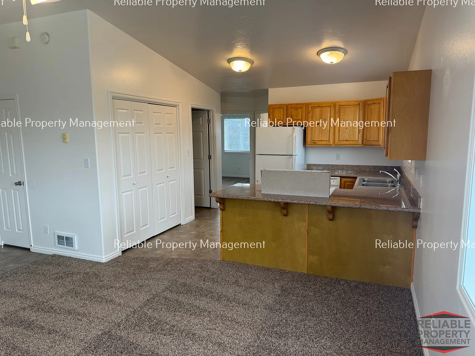 2 bed, $1,050 — Photo 4