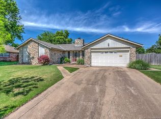1113 Meadow Dr, Bartlesville, OK 74006