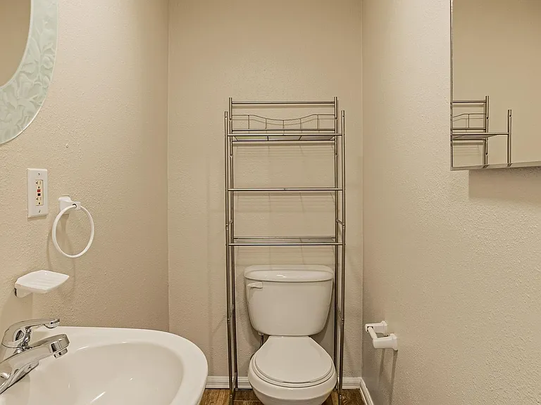 6901 Grandview Ave #B — Photo 16