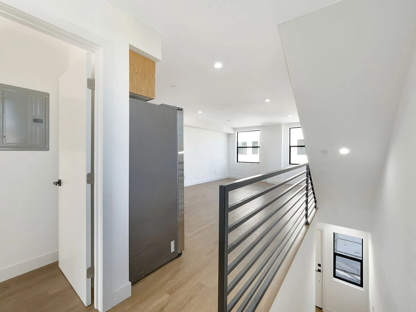 Massive 4 & 5 Bed Luxury Townhomes — Photo 4