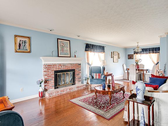 4th image of 4507 Starks Dr