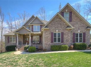 156 Summerfield Ct, Lake Wylie, SC 29710