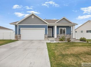 408 N Curlew Dr, Ammon, ID 83401