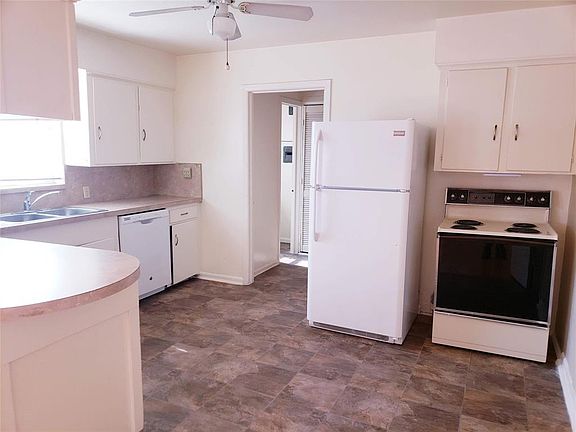3rd image of 4916 Worth St APT 3