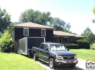 3015 SW Tutbury Town Rd, Topeka, KS 66614