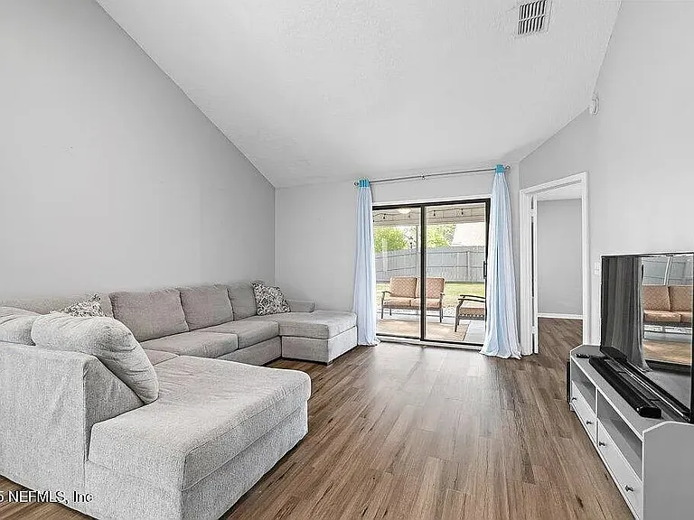 164 Marlin Ave — Photo 7