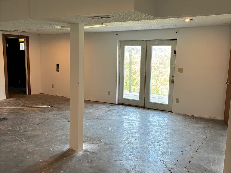 310 Southern Dr — Photo 5